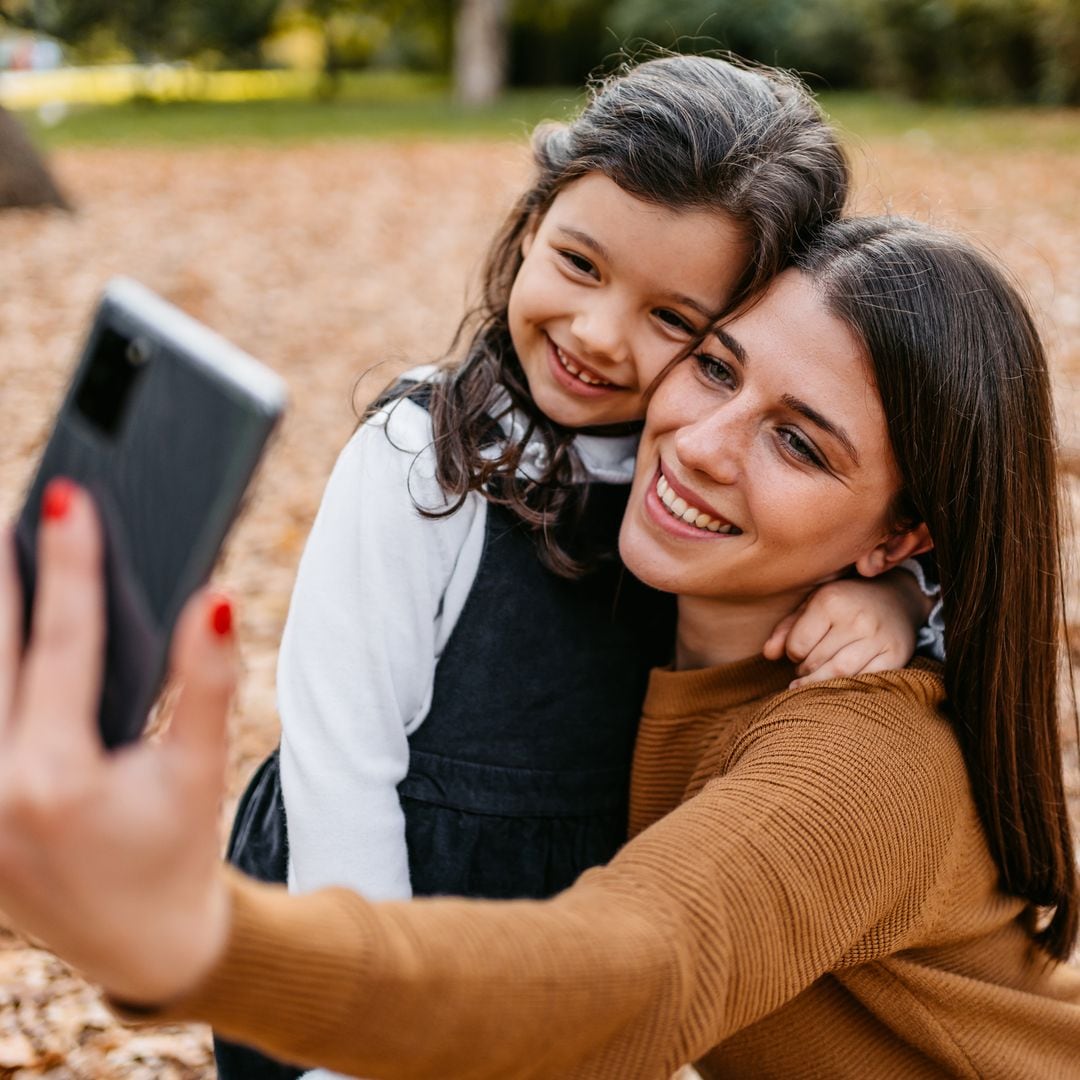 Alba Martínez-Losa y Edurne Elgorriaga, sobre el 'sharenting': "La exposición de los niños tiene un efecto directo en su bienestar personal”