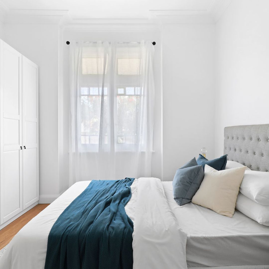 Armarios: ¿qué tipo de puertas elegir según sea el dormitorio?