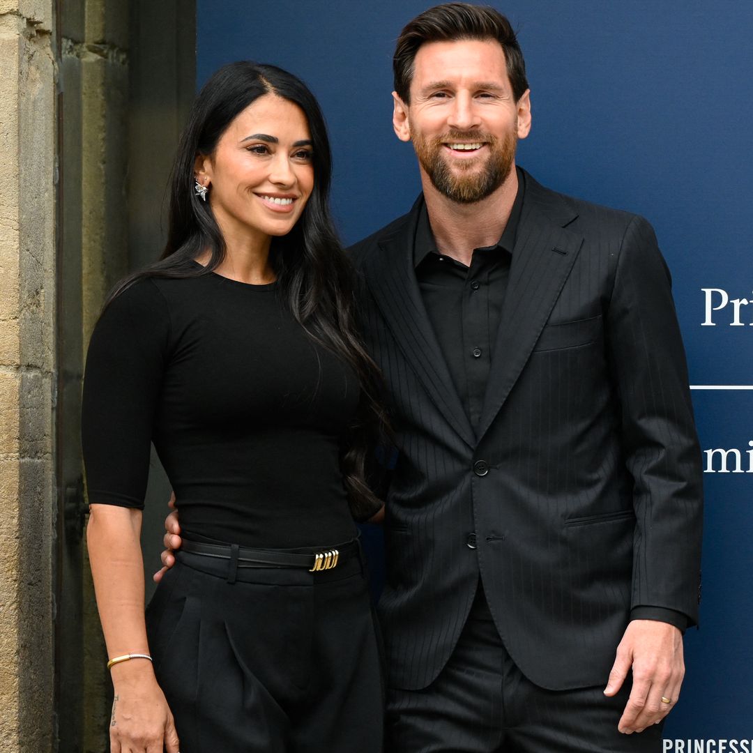 Junto a Antonela Roccuzzo, Lionel Messi tiene el más cálido recibimiento antes de los Premios Princesa de Asturias