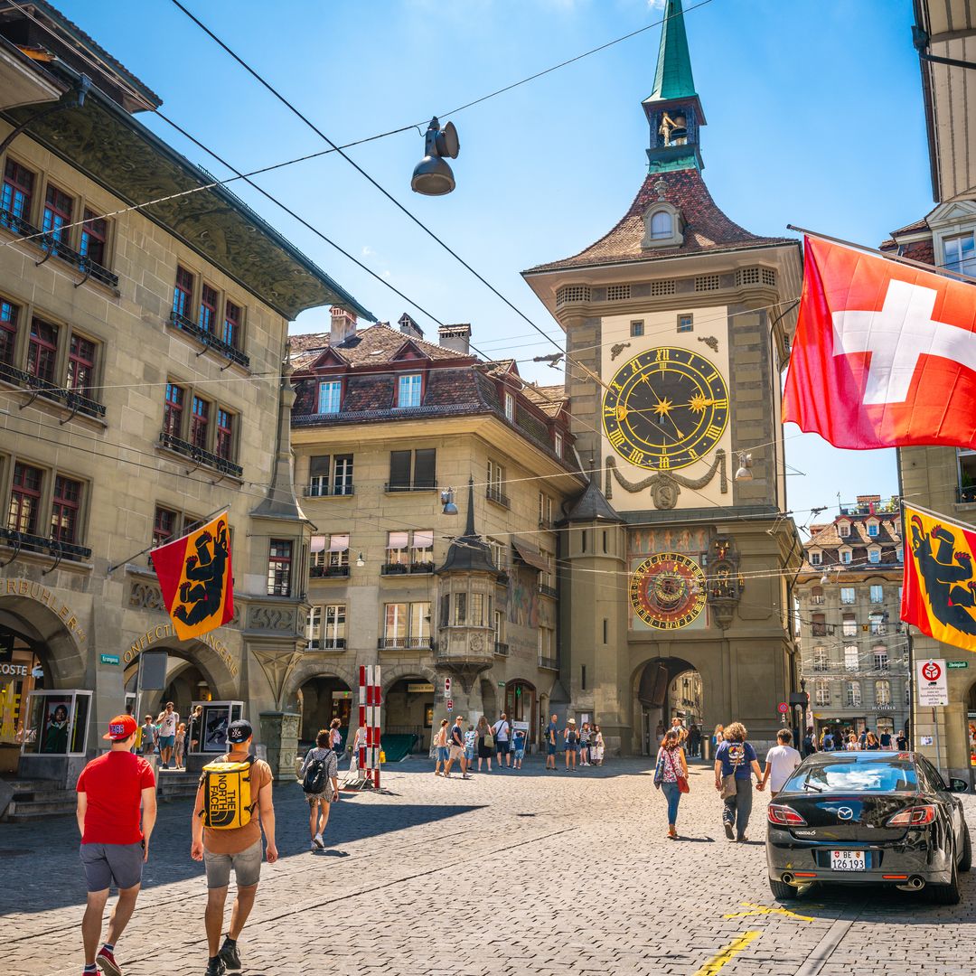 La capital más elegante de Suiza no es la que imaginas: terrazas animadas, gastronomía y un casco histórico de cuento