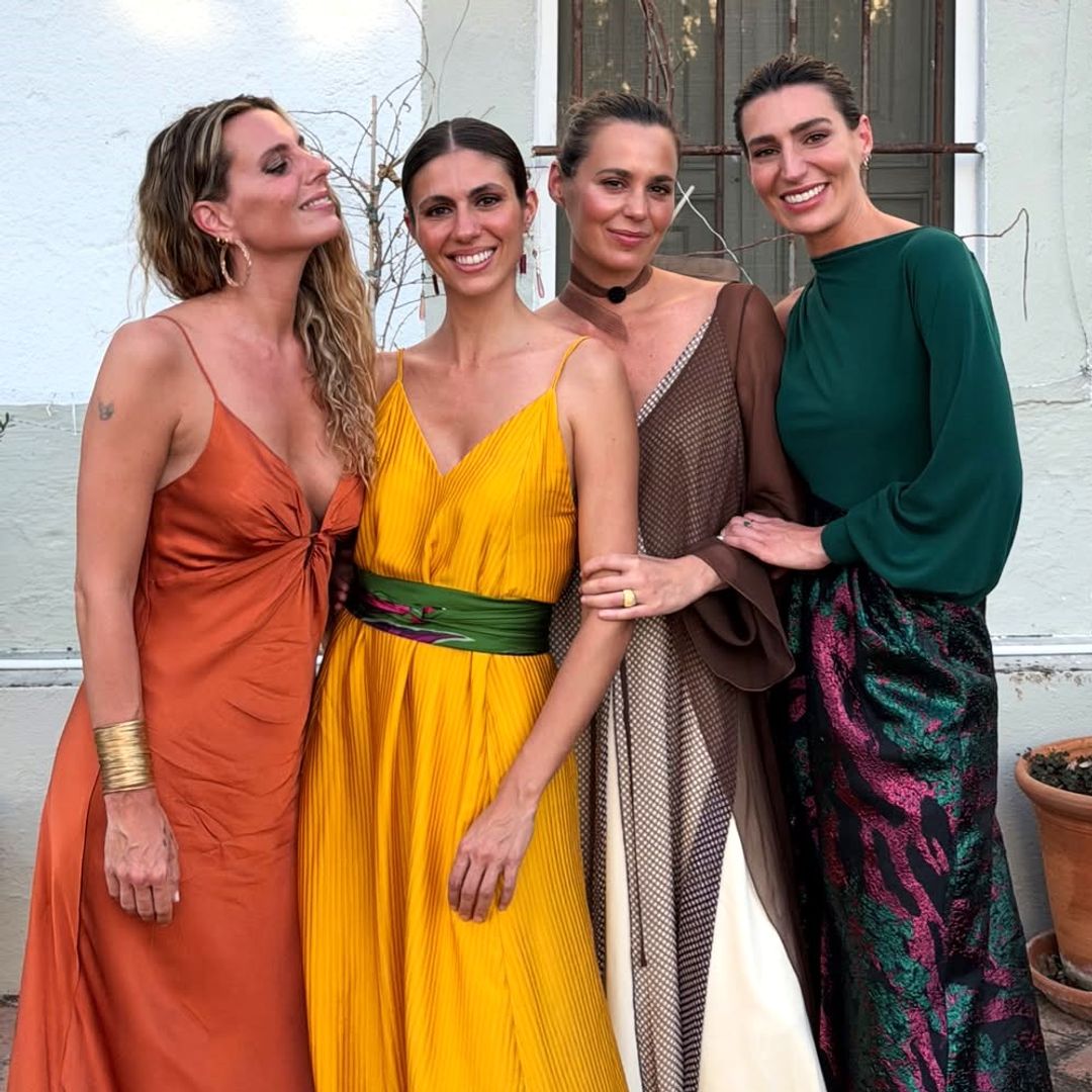 Las hijas de Bertín Osborne se reúnen en una boda familiar en Trujillo y dejan claro cuáles son sus estilos: cuatro hermanas, cuatro looks de invitada diferentes