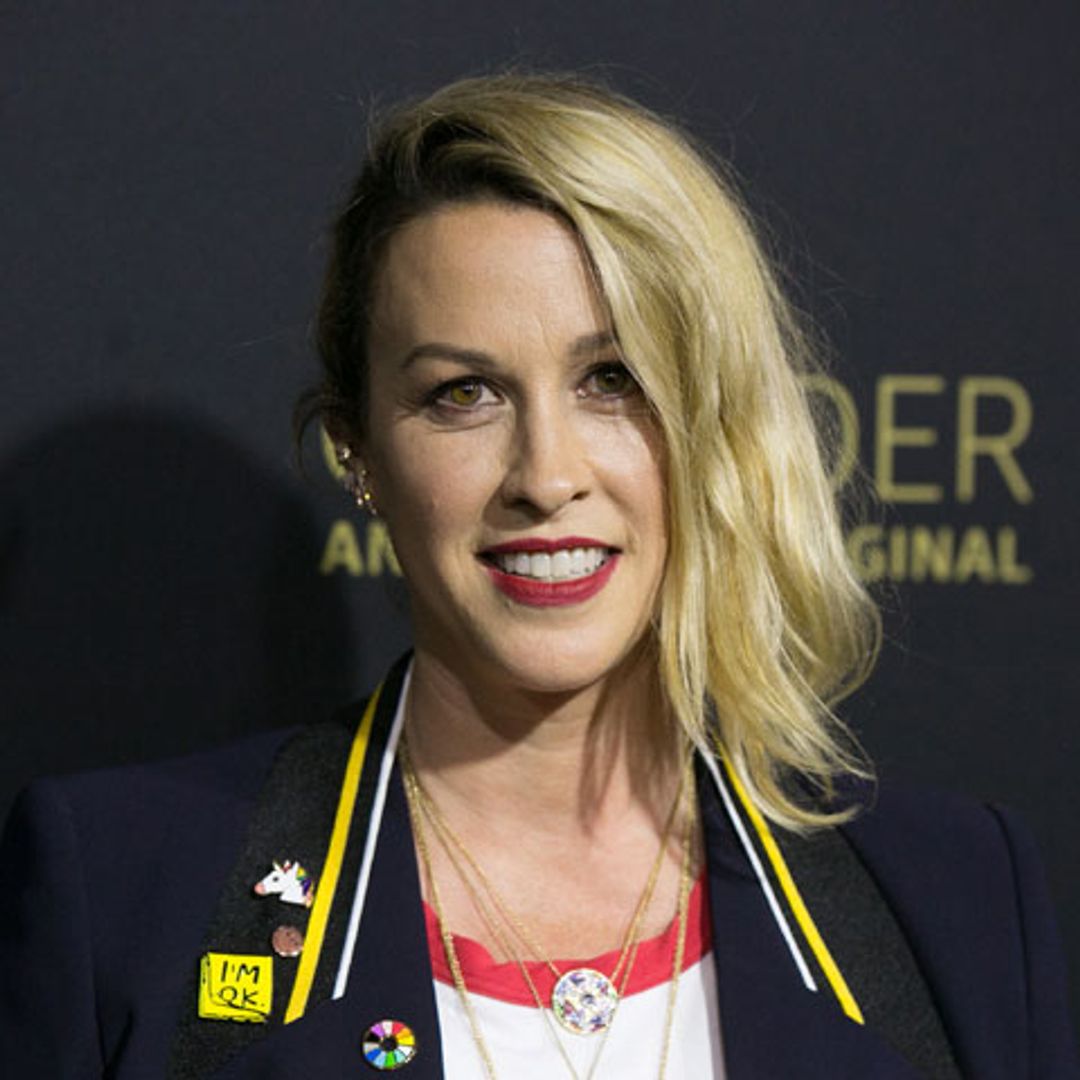 La batalla que libra Alanis Morissette contra su depresión posparto 14 meses después de ser madre