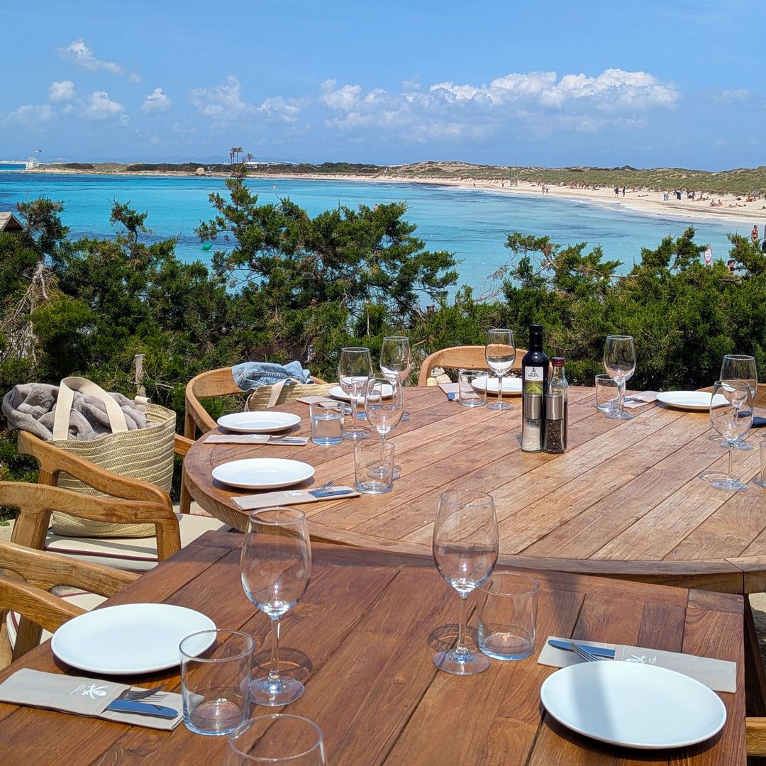 Restaurante El Pirata, en Formentera, junto a la playa de Ses Illetes