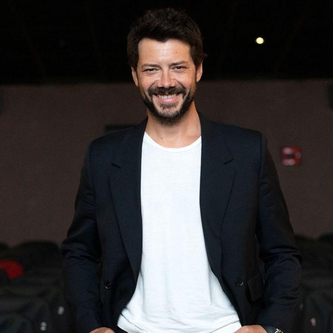 Álvaro Morte nos desvela su serie favorita: ‘Me parece un espectáculo, es entretenimiento puro y duro’