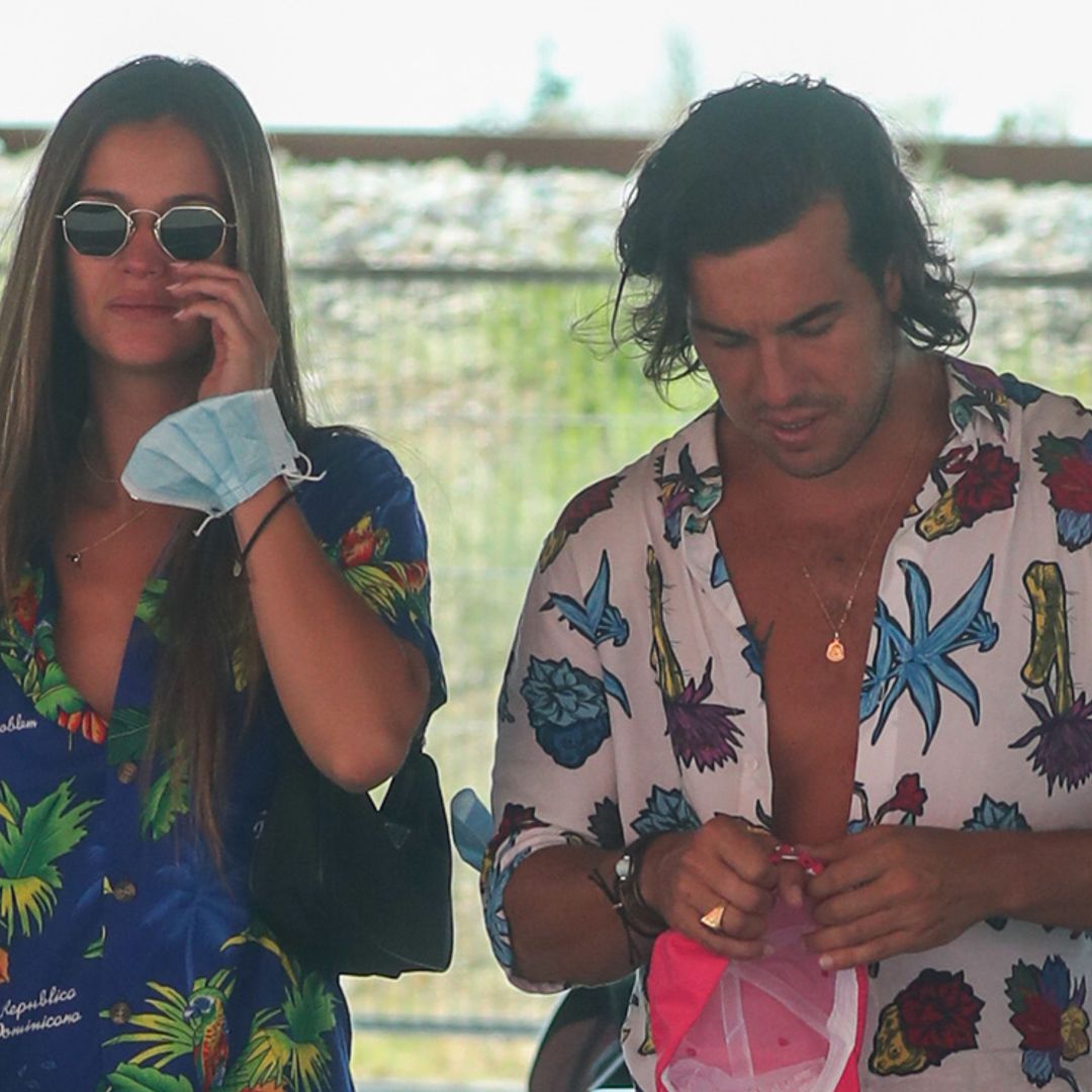 Mario Casas se reencuentra con Desiré Cordero tras su escapada familiar a República Dominicana