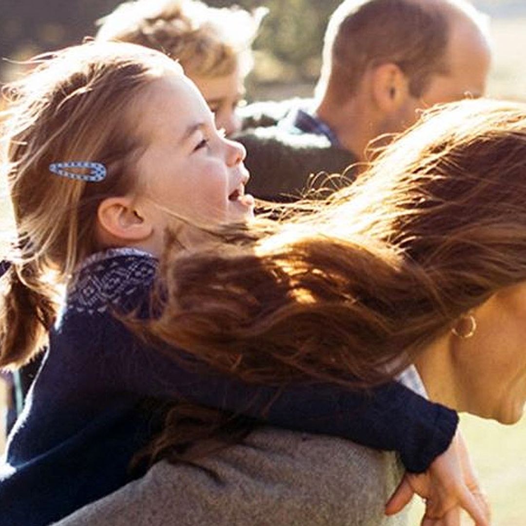 Los duques de Cambridge comparten una foto inédita y la preciosa felicitación de George a su madre