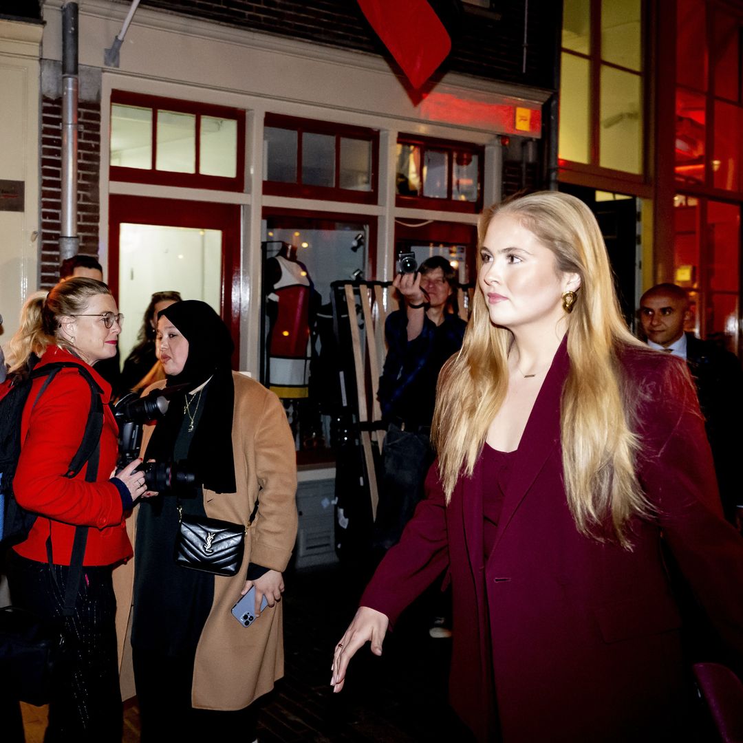 La extraña vida nocturna de Amalia de Holanda en Ámsterdam: discotecas con luces encendidas e inseparable de la alcaldesa