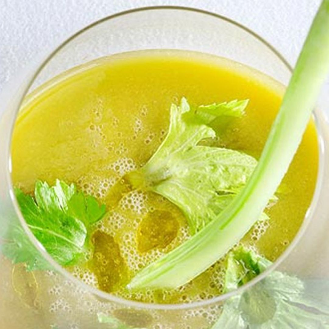 Refresco de manzana y apio