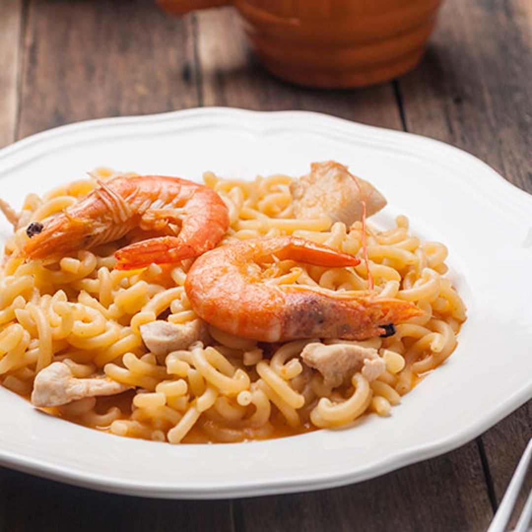 Fideuá de pollo y gambas