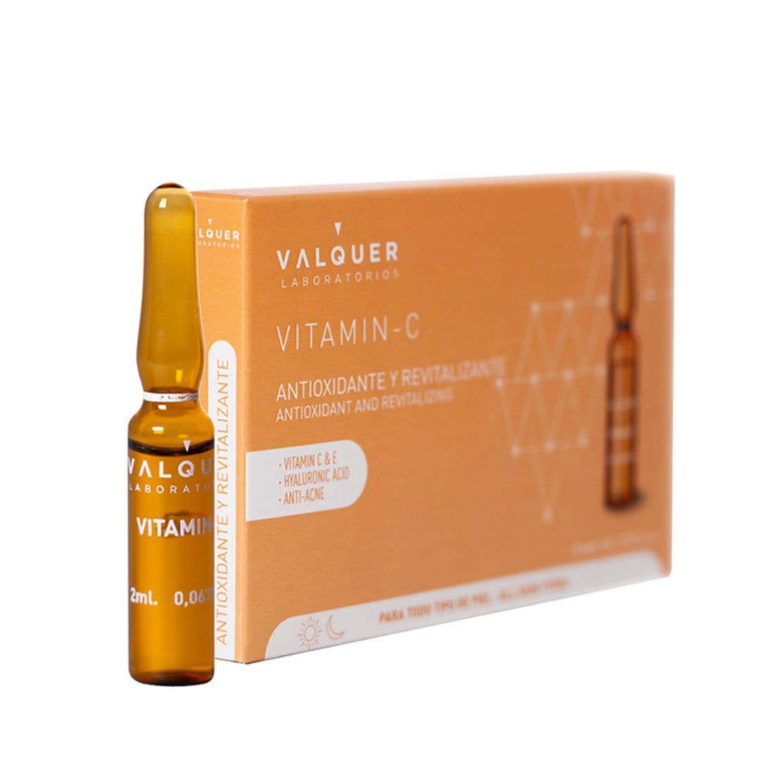 Ampollas Vitamina C, de Valquer Laboratorios (11,95 euros); un tratamiento en formato monodosis altamente concentrado que reúne la combinación óptima de vitamina C, E y ácido hialurónico para proteger a la piel contra el daño de los radicales libres mientras hidrata y refuerza la función barrera. 