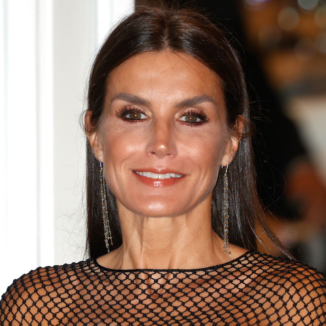 El gran cambio de la reina Letizia en el Premio ‘Francisco Cerecedo’ con sus looks desde 2004