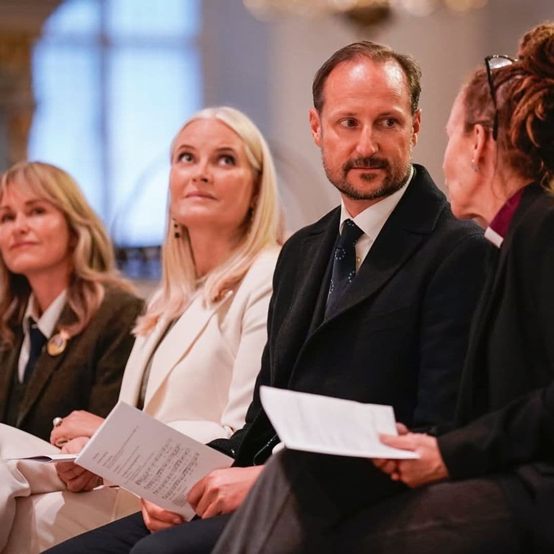 Mette-Marit de Noruega reaparece junto al príncipe Haakon en medio de su rehabilitación