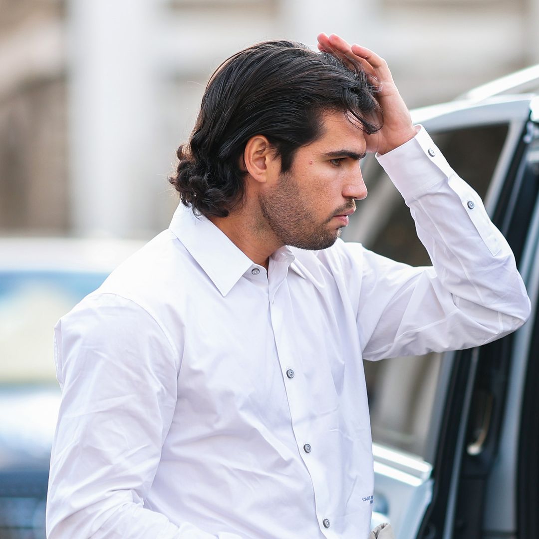 Carlos Alcaraz, como un auténtico modelo en Londres: su pelazo deja a todos sin palabras