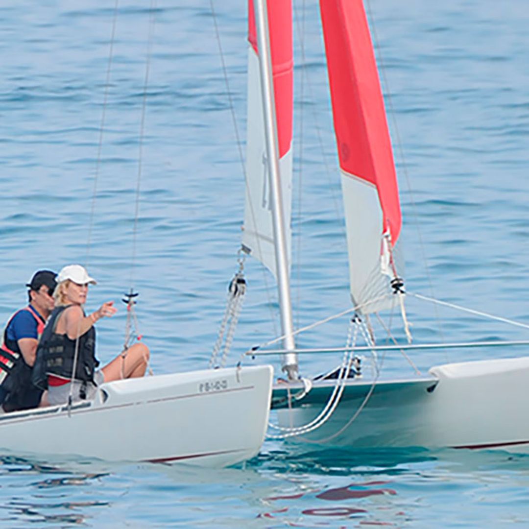 EXCLUSIVA:  Ana Duato presume de tipazo y navega en catamarán por las calas de Ibiza