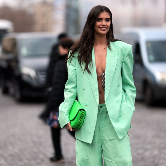 traje verde