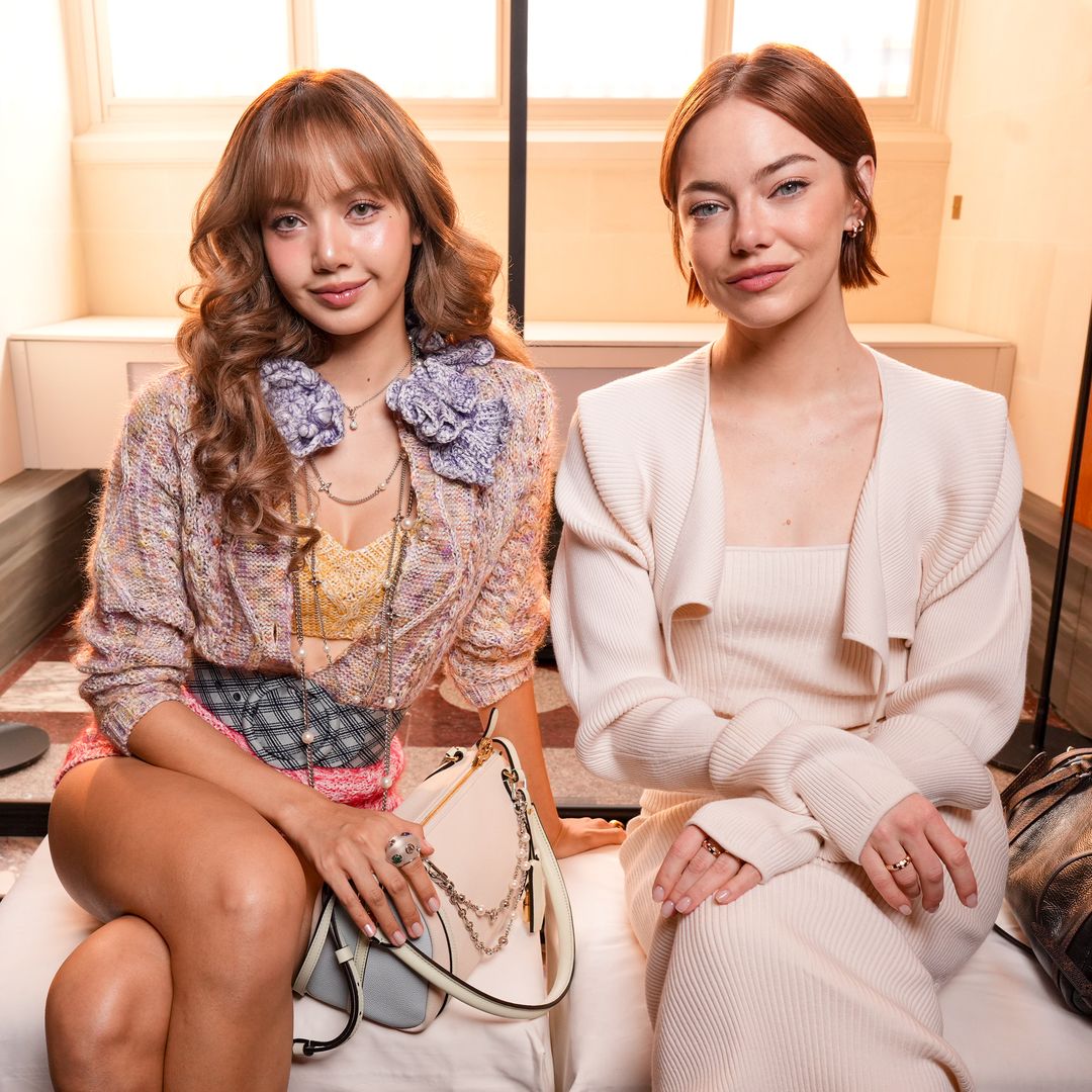 Lisa y Emma Stone en el desfile de Louis Vuitton Primavera/Verano 2026