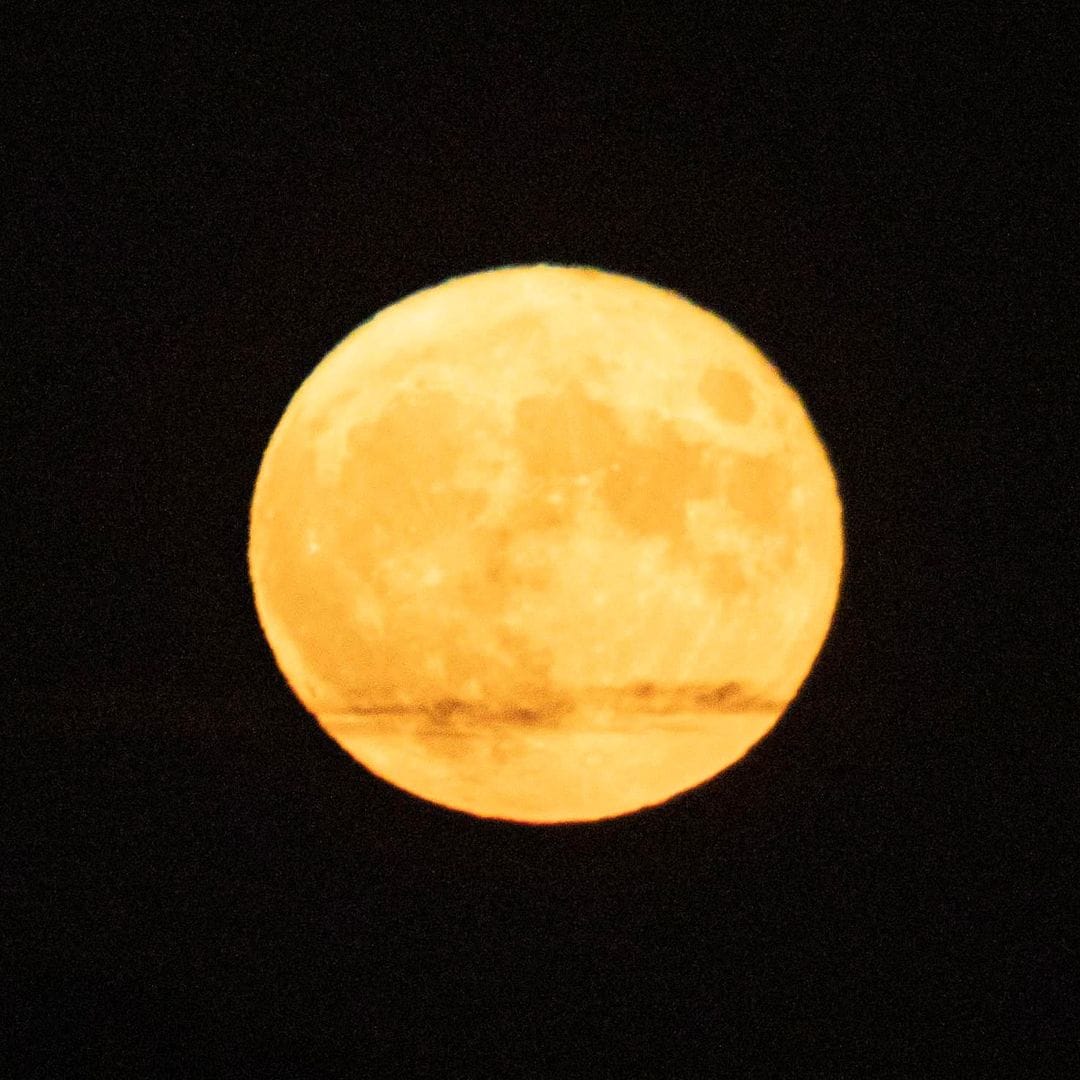 Luna de Maíz 2025: el eclipse total y la cita con Saturno que iluminarán el cielo de España en septiembre