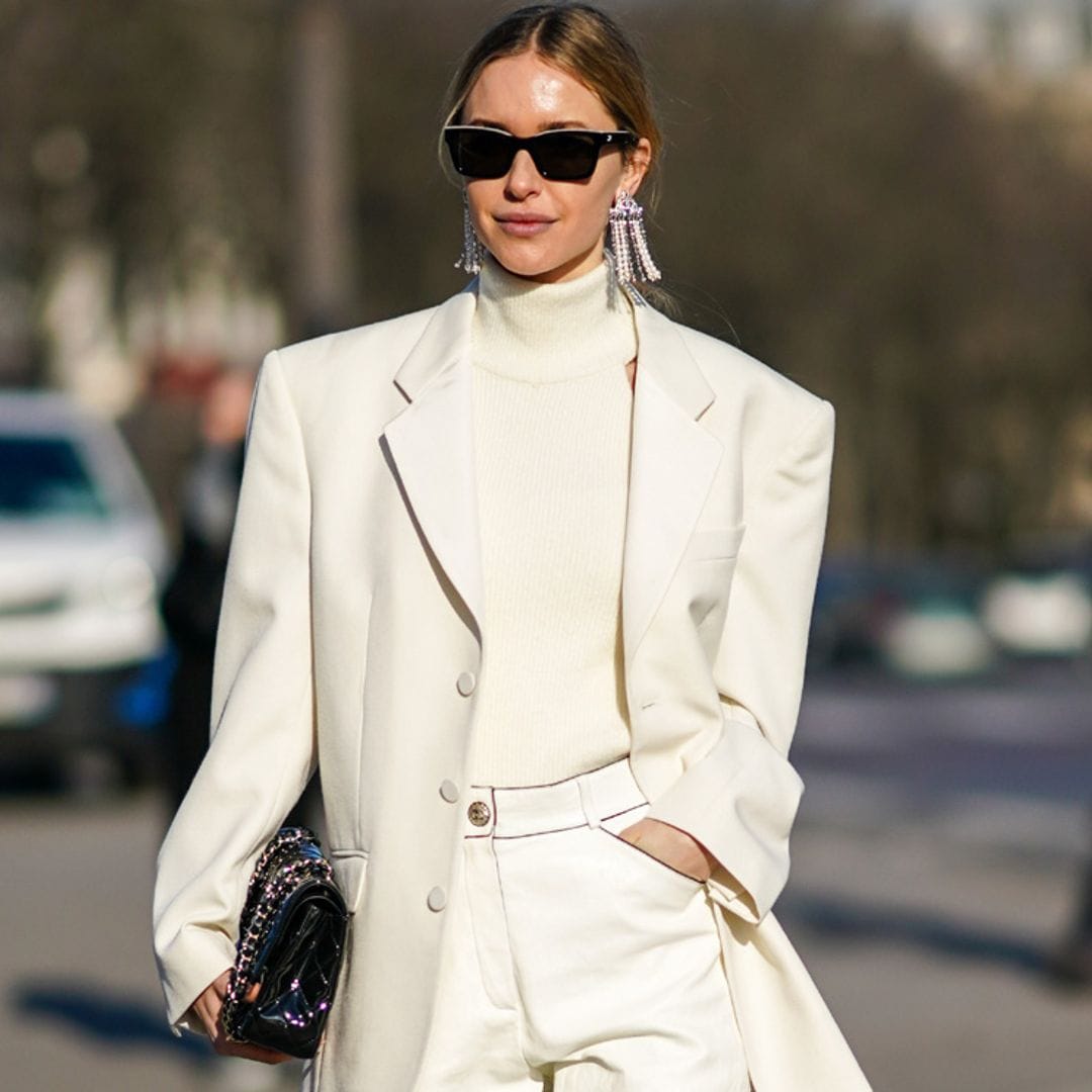 Incluye un jersey blanco (básico) en tu armario y acierta con cualquiera de estos looks