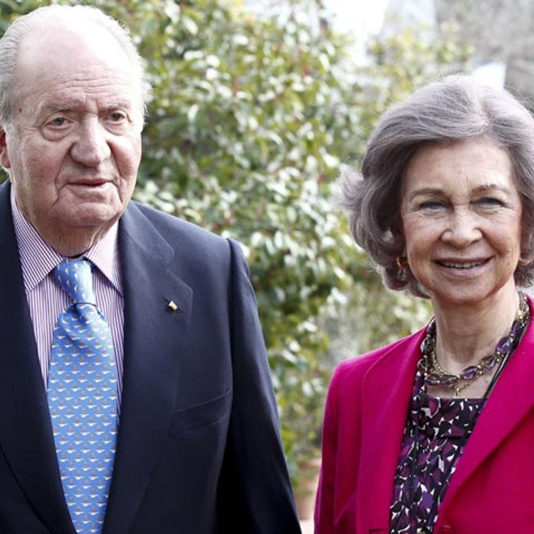 En ¡HOLA!, Don Juan Carlos y doña Sofía se reúnen para almorzar con sus amigos