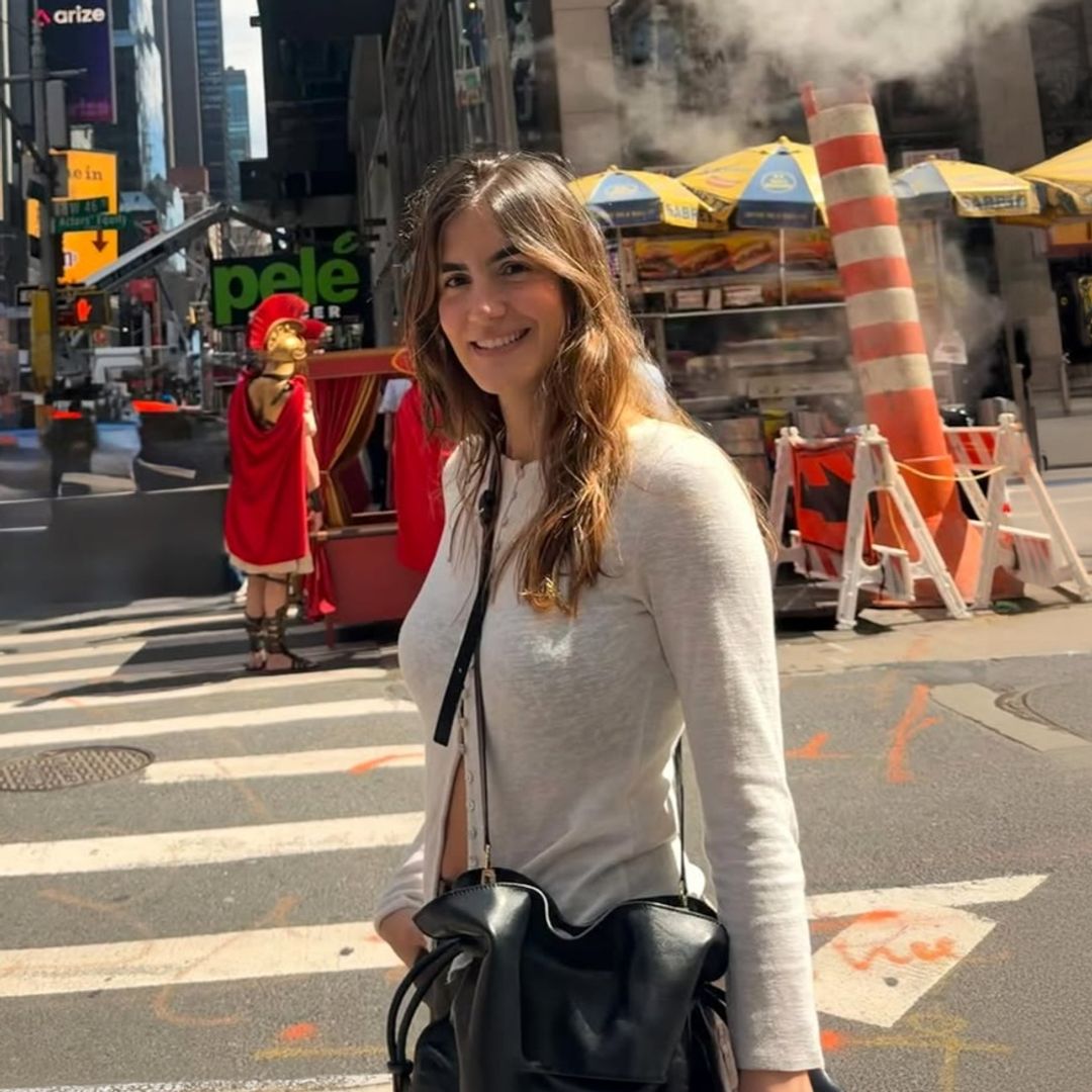 La maleta de Blanca Llandres para la boda de Rocío Crusset en Nueva York: del vestido floral más elegante a la sudadera de estilo americano
