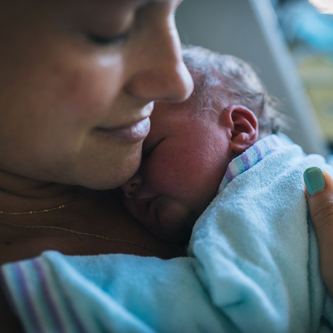 Humanizar la atención posparto para que la madre ingresada en la UCI pueda estar con su hijo: "Evitar la separación precoz madre-hijo se asocia a menores niveles de ansiedad y mayor confianza en el rol materno"