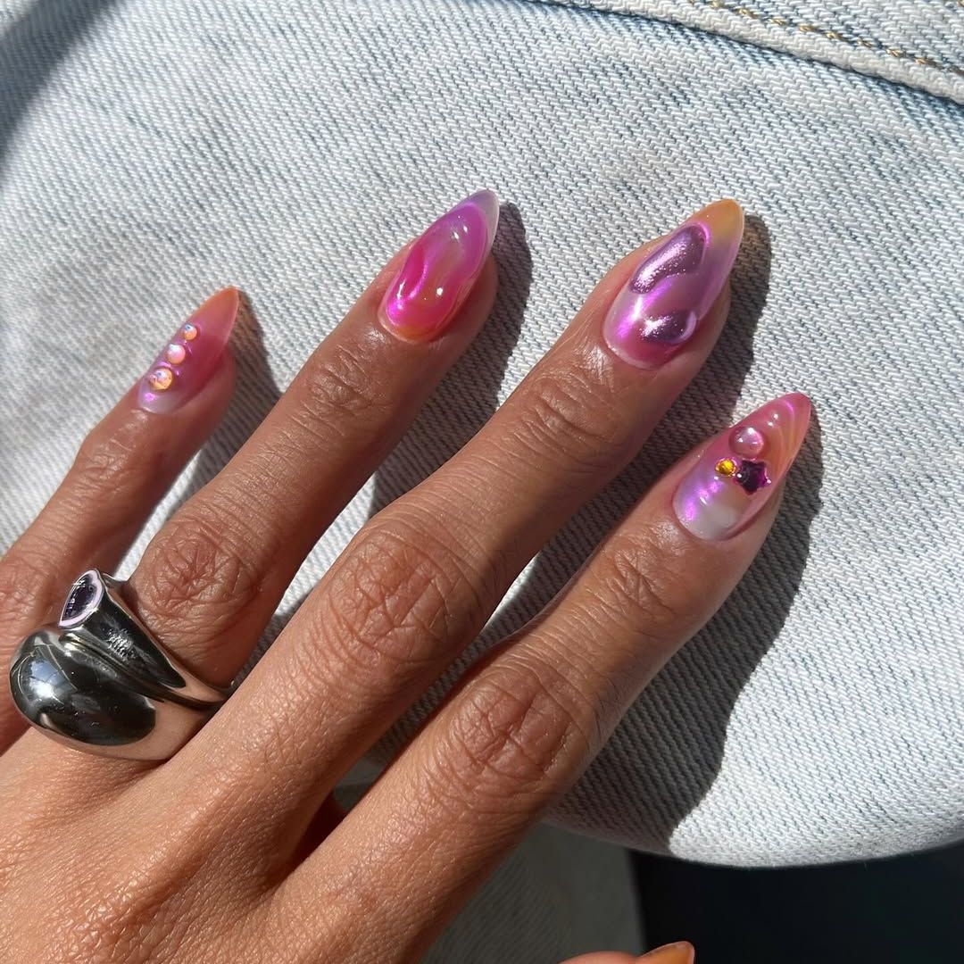 De las 'soap nails' a las 'butter nails': 10 uñas que serán tendencia este verano 2025