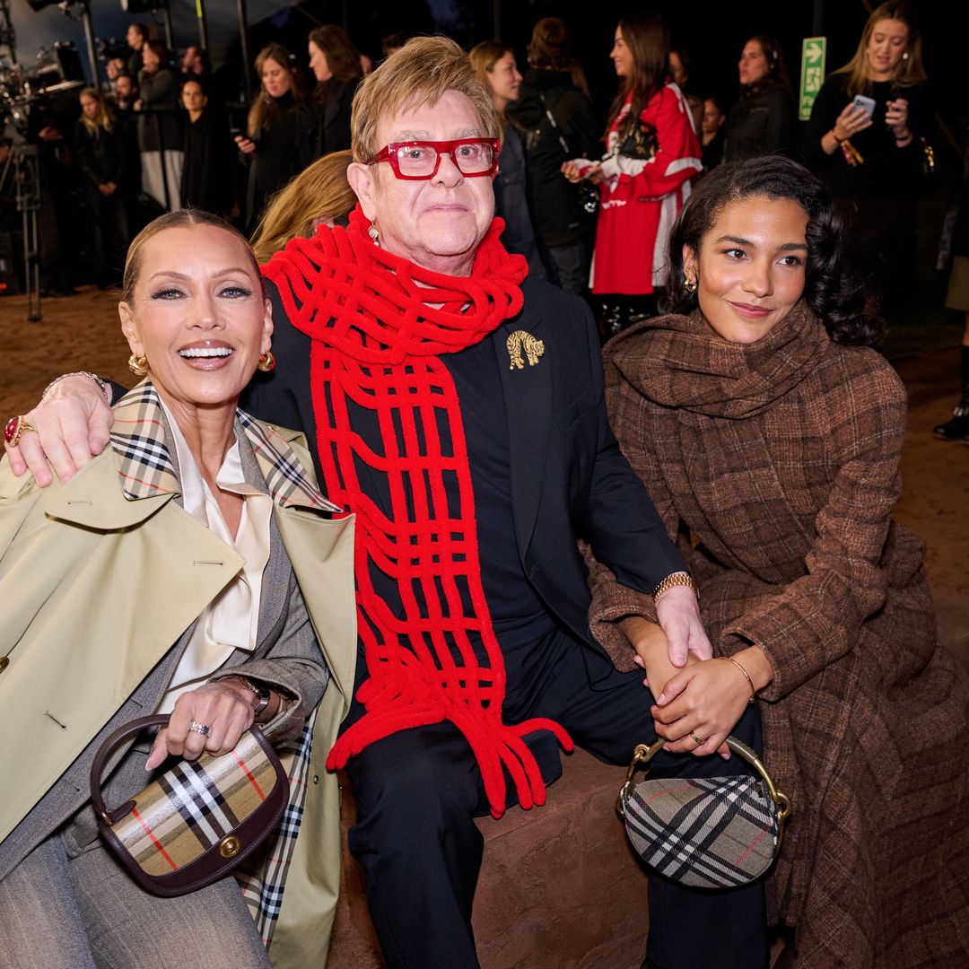 Elton John, Alexa Chung y Jonathan Bailey entre los invitados mejor vestidos en el desfile de Burberry