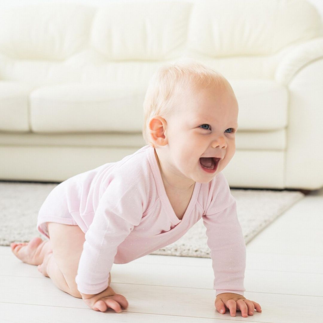 ¡Tu bebé cada vez te necesita más! Así se comportará con 7 meses!