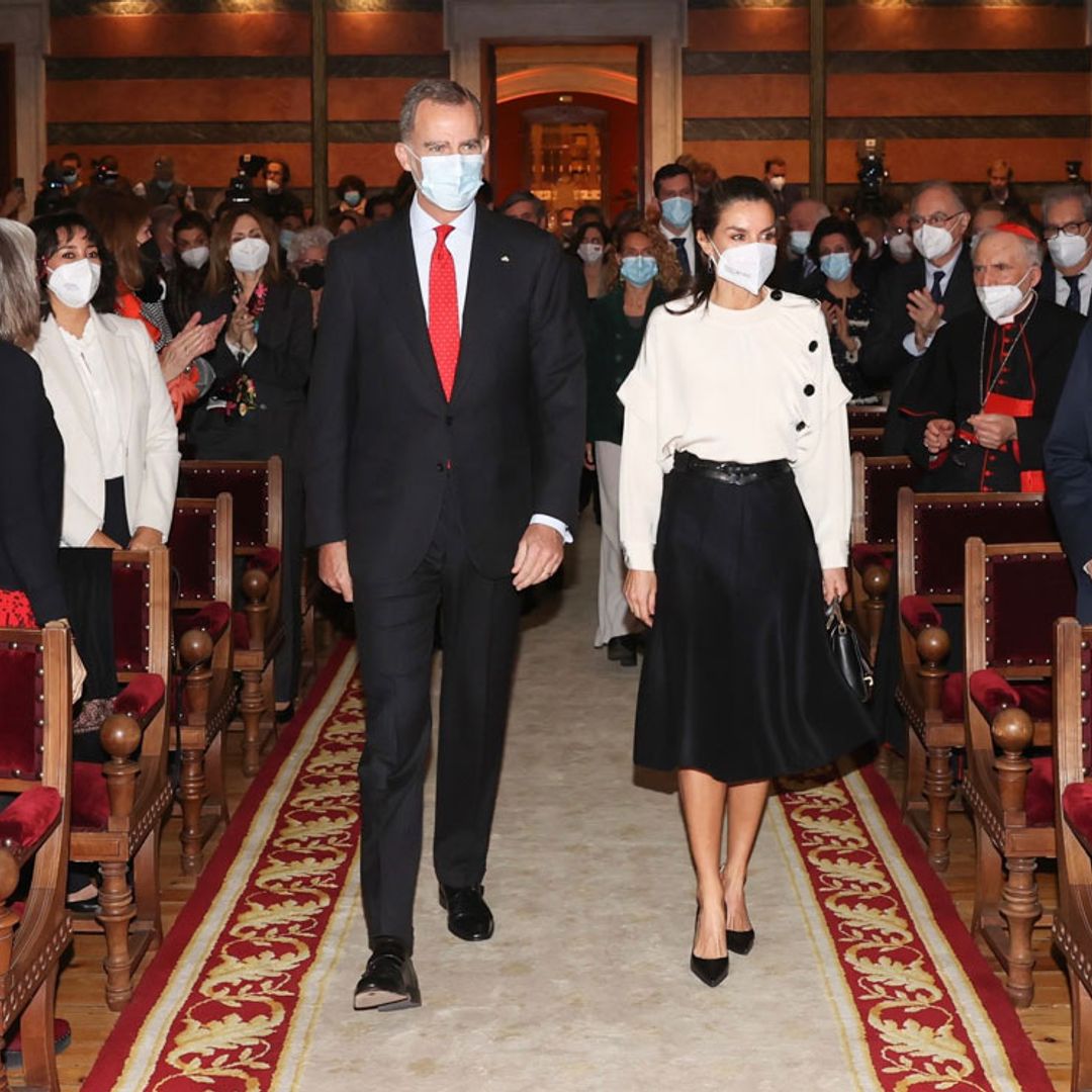 Los Reyes presiden el aniversario de las academias de la lengua española antes del viaje de doña Letizia a Senegal