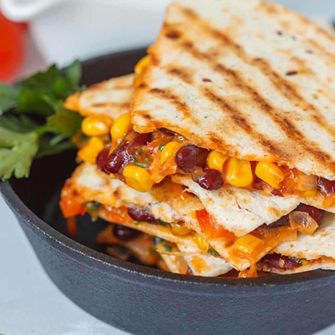 Quesadillas con maíz y frijoles