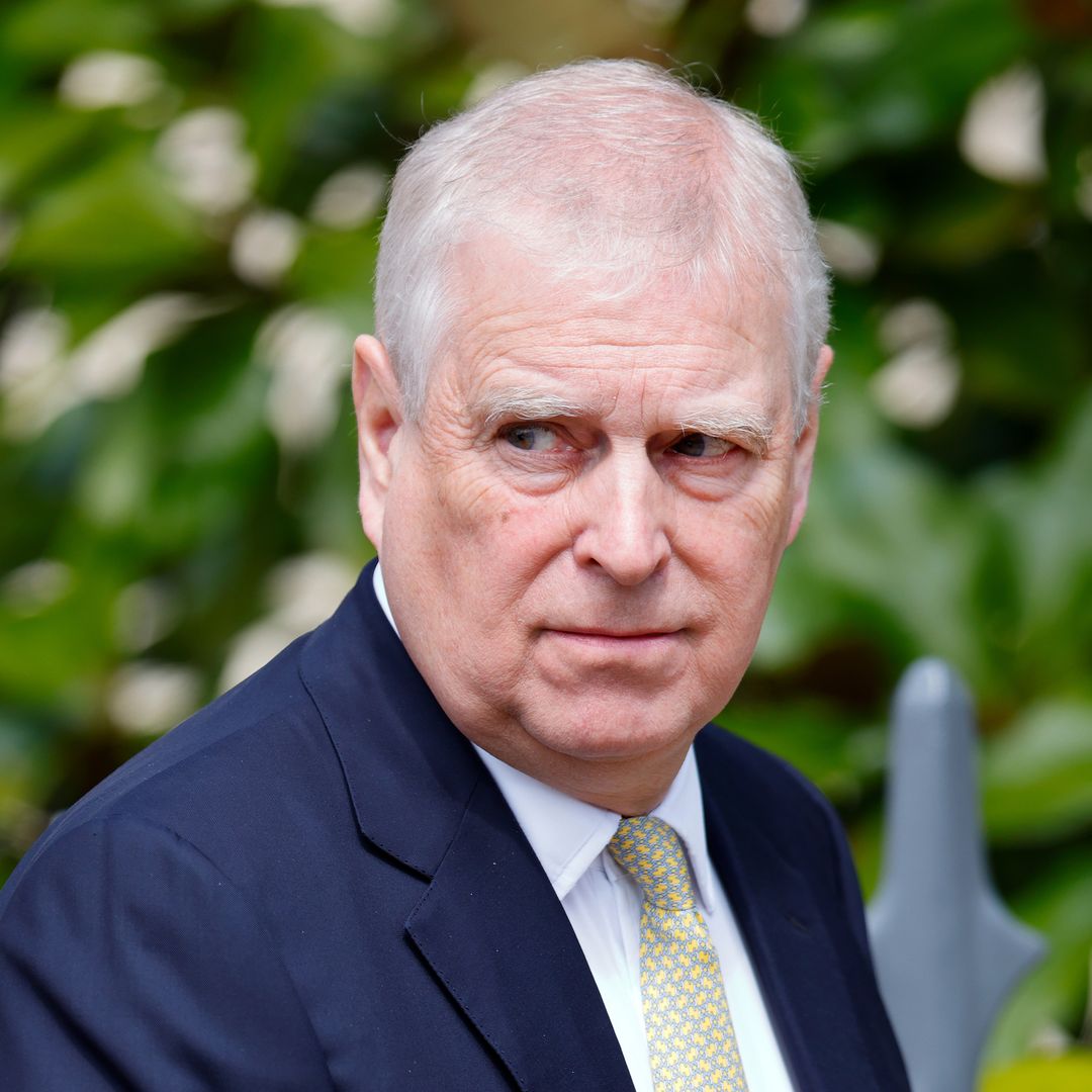 Andrés Mountbatten‑Windsor continúa bajo investigación a pesar de haber sido liberado