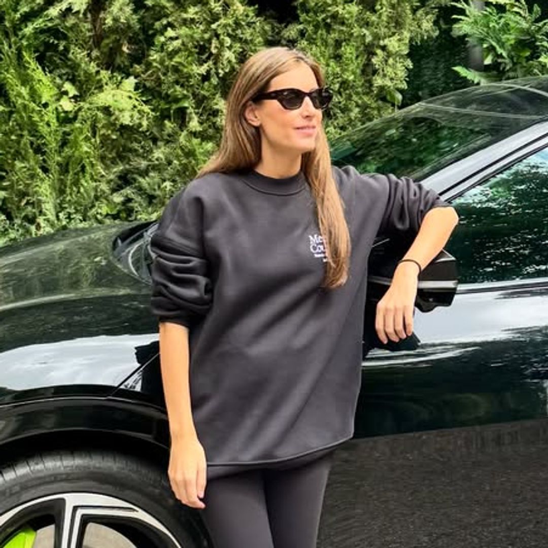 Ana Boyer reaparece tras dar a luz con la sudadera 'oversize' que podría haber tomado prestada del armario de Fernando Verdasco