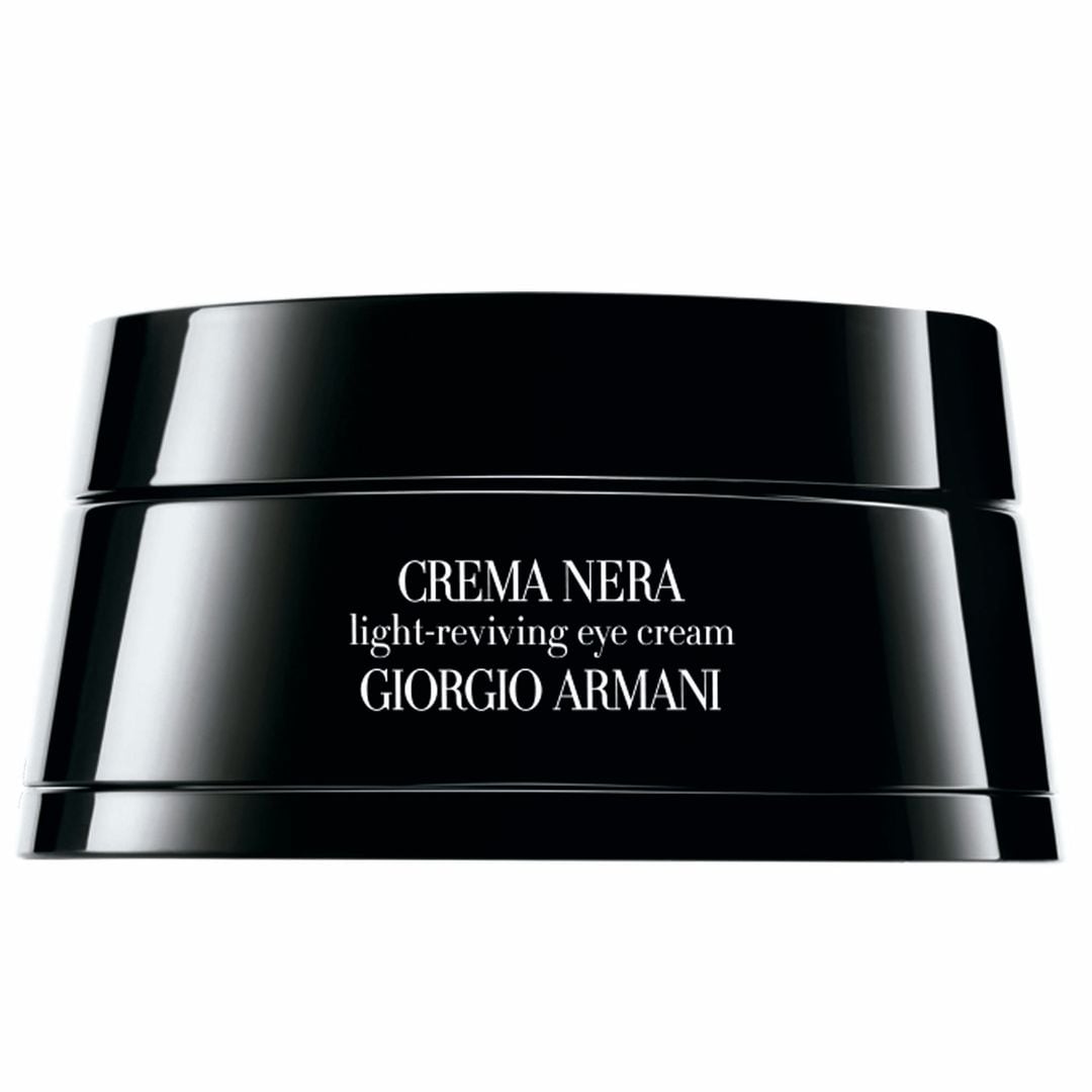 Regeneradora: Crema Nera Light-Reviving Eye Cream (210 €), de Giorgio Armani
