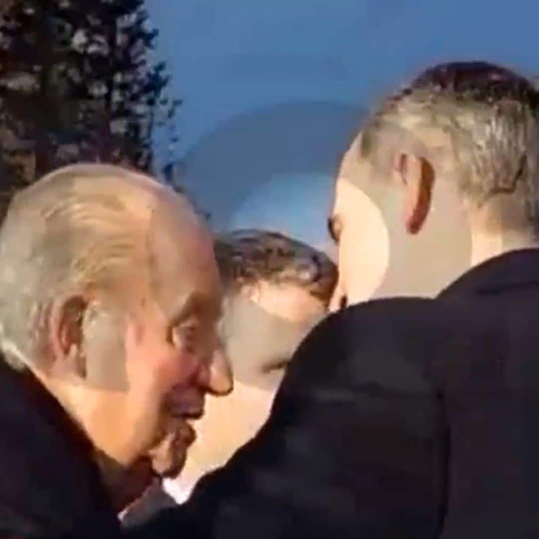 El cariñoso gesto del rey Felipe hacia su padre el rey Juan Carlos