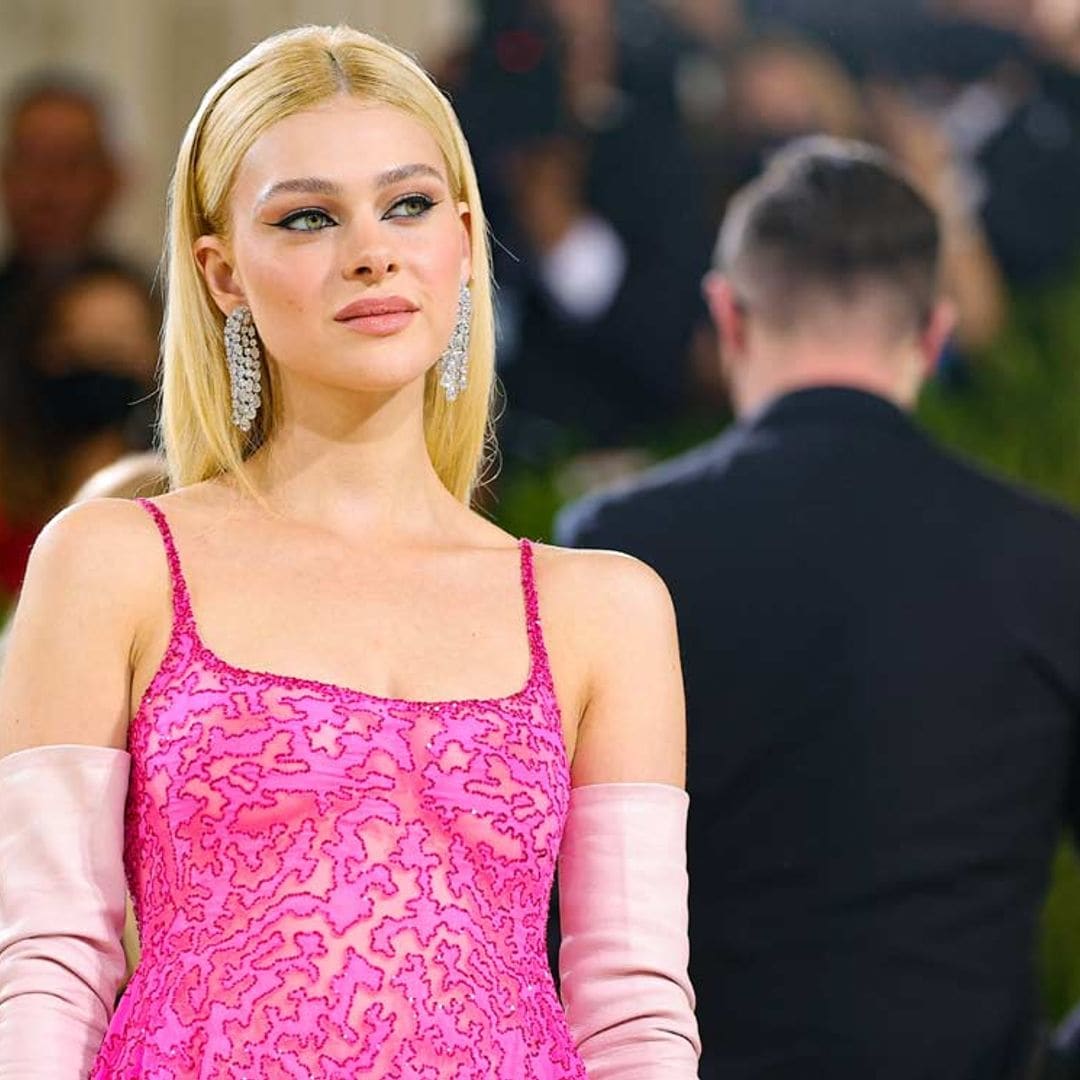 ¿Te gustan los tacones que Nicola Peltz llevó en su postboda? Consigue la misma tendencia ¡en Zara!