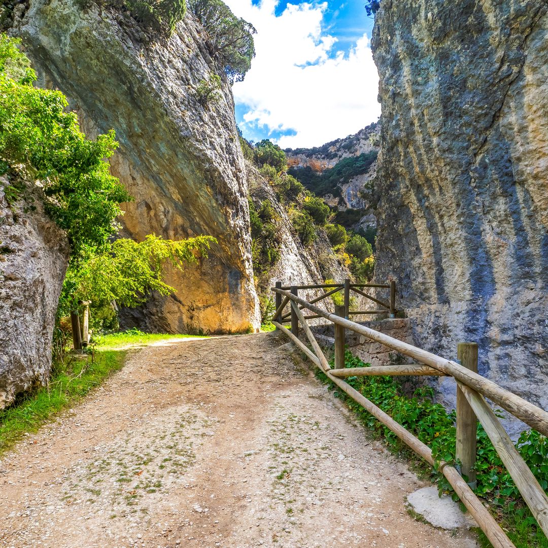 Desfiladero del río Purón, Parque Natural Montes,Obarenes-San Zadornil, Burgos