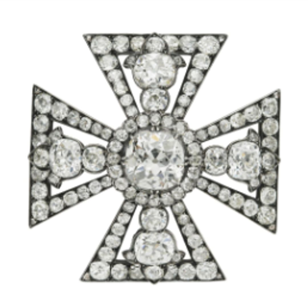 El broche de diamantes con forma de Cruz de Malta