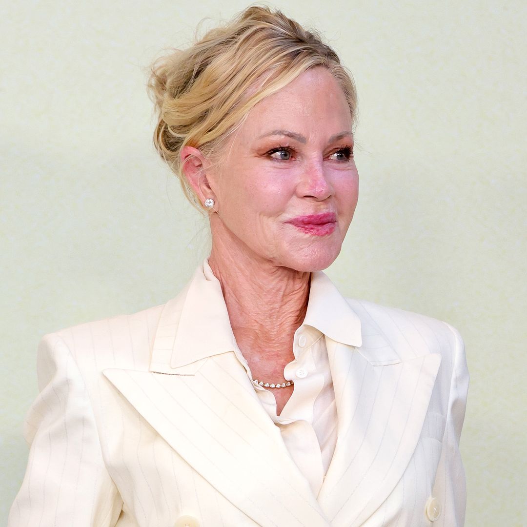 Melanie Griffith posa espectacular durante su retiro en Austria y Stella Banderas contesta cariñosa: "Ideal, mamá"