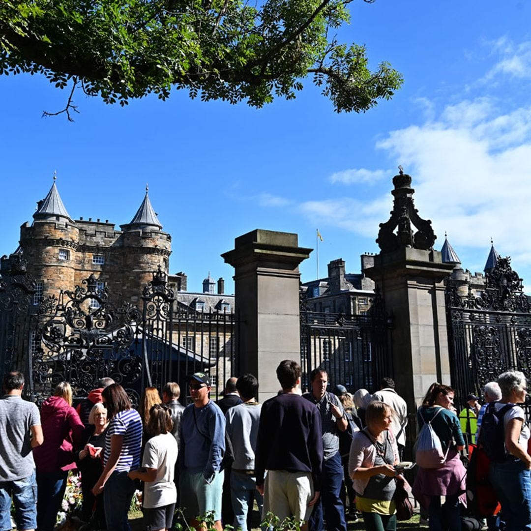 Así es el Palacio de Holyroodhouse, el lugar donde permanecerá el féretro de Isabel II hasta el lunes por la tarde