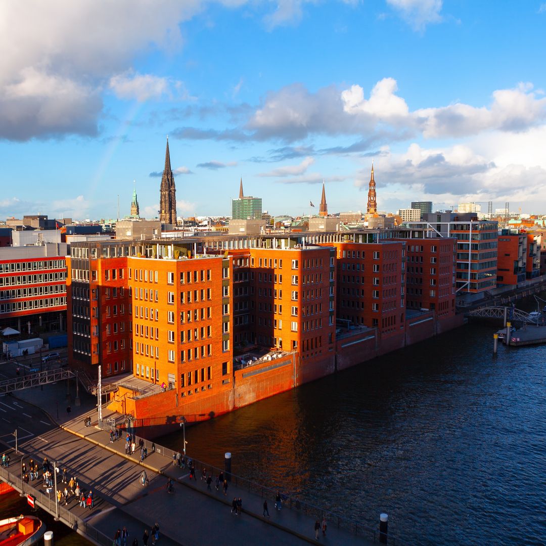Canal de Hafen City en Hamburgo