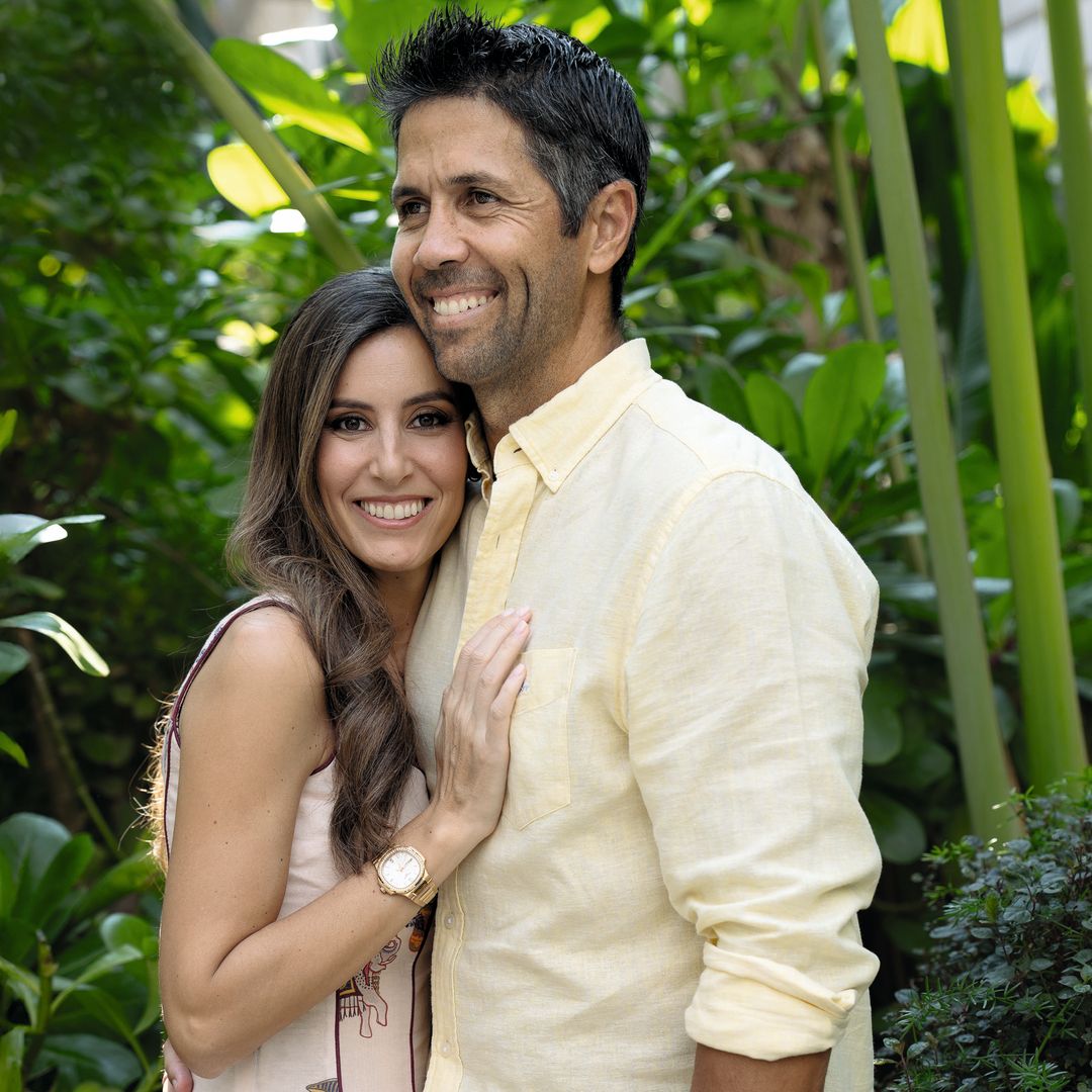 Los looks con los que Ana Boyer ha anunciado sus cuatro embarazos: del vestido romántico a la camisa de rayas