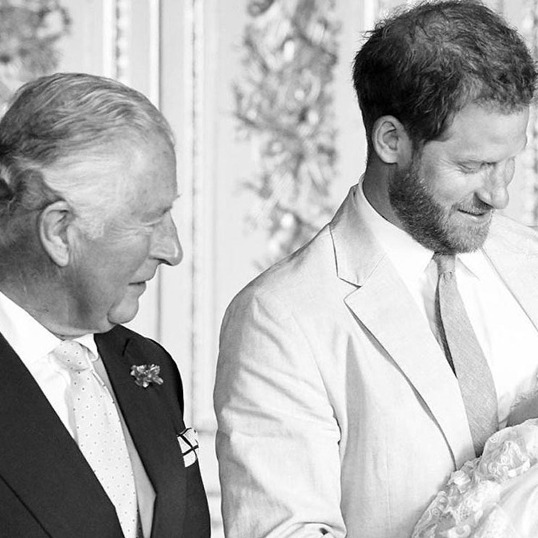 El príncipe Harry felicita a su padre con una foto inédita de Archie