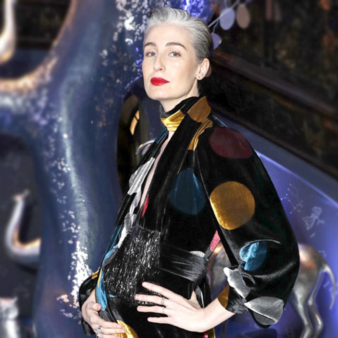 Erin O'Connor, la modelo de los noventa que desfiló embarazada, ya es mamá