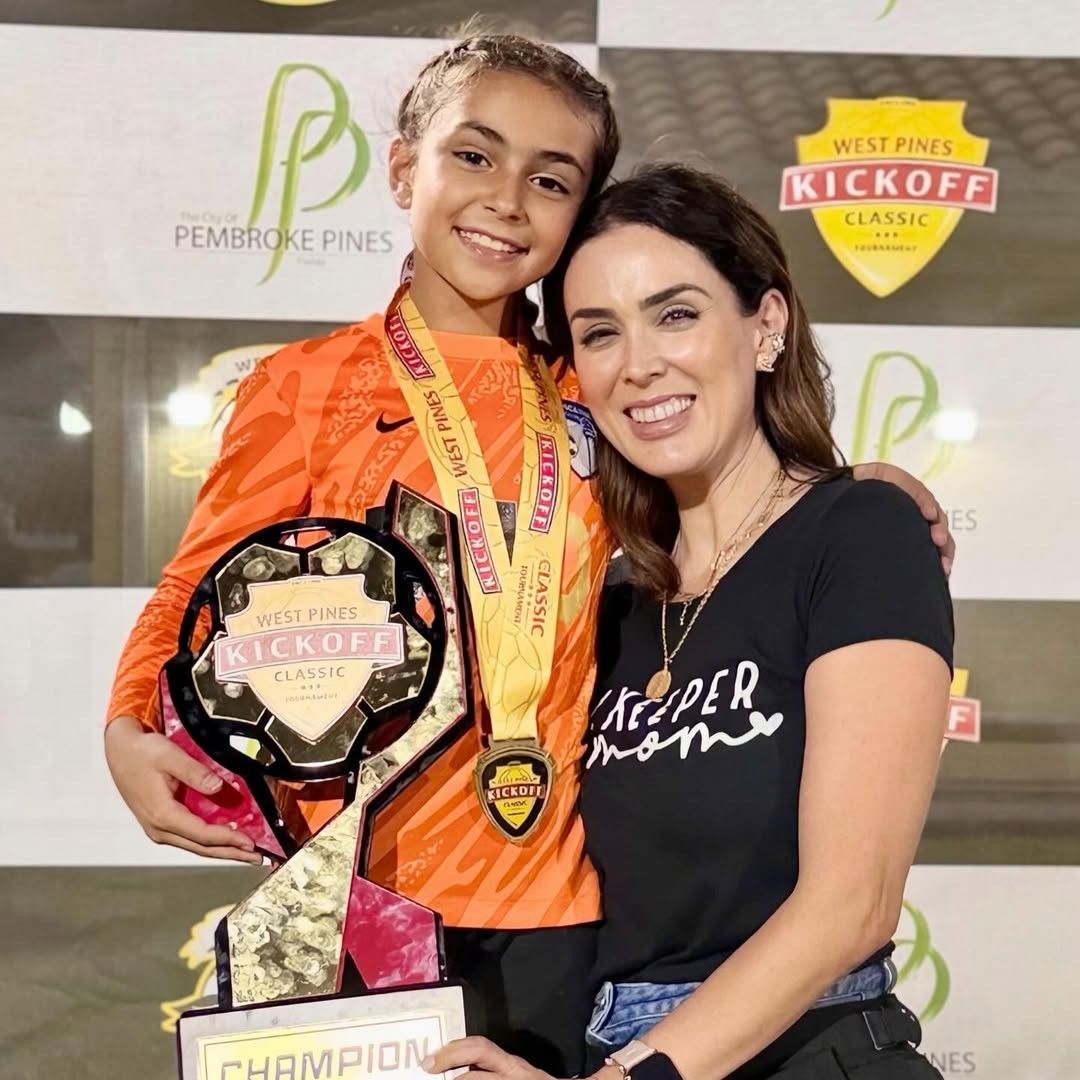 Jacky Bracamontes aplaude la victoria de su futbolista estrella: su hija Renata