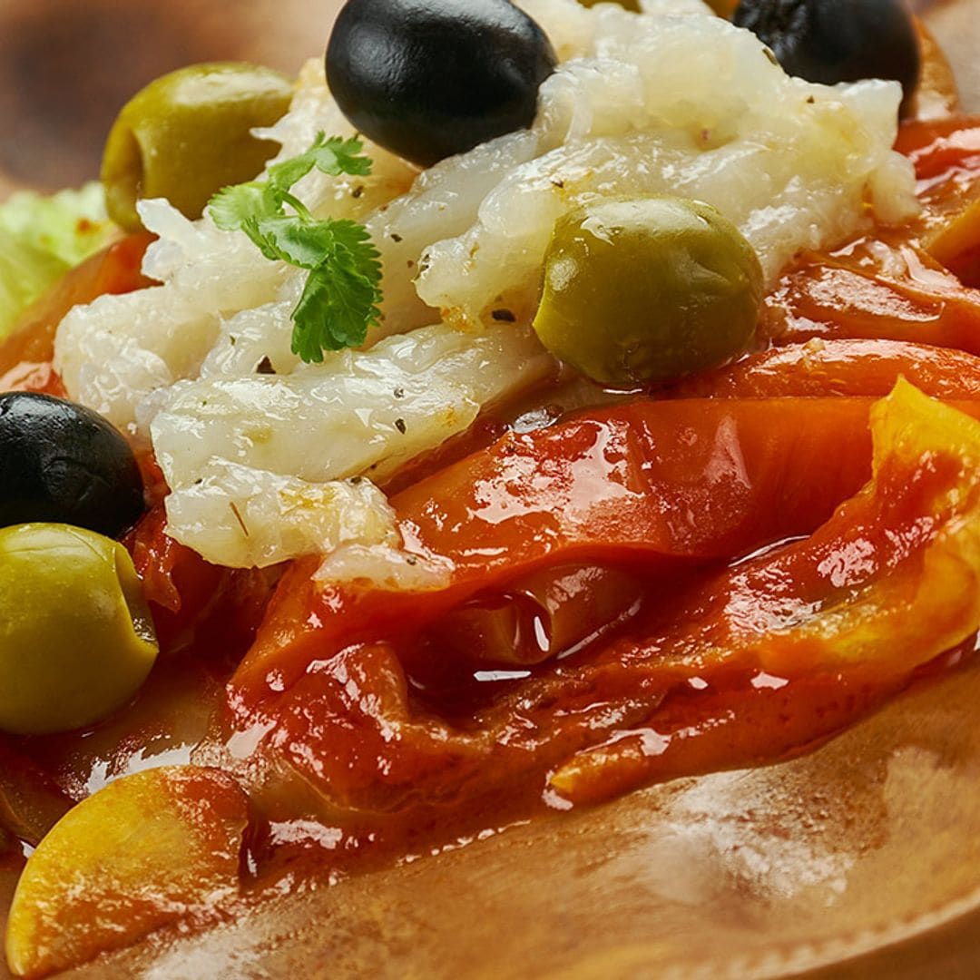 'Esgarraet' valenciano, cómo hacer esta sencilla ensalada de pimientos y bacalao