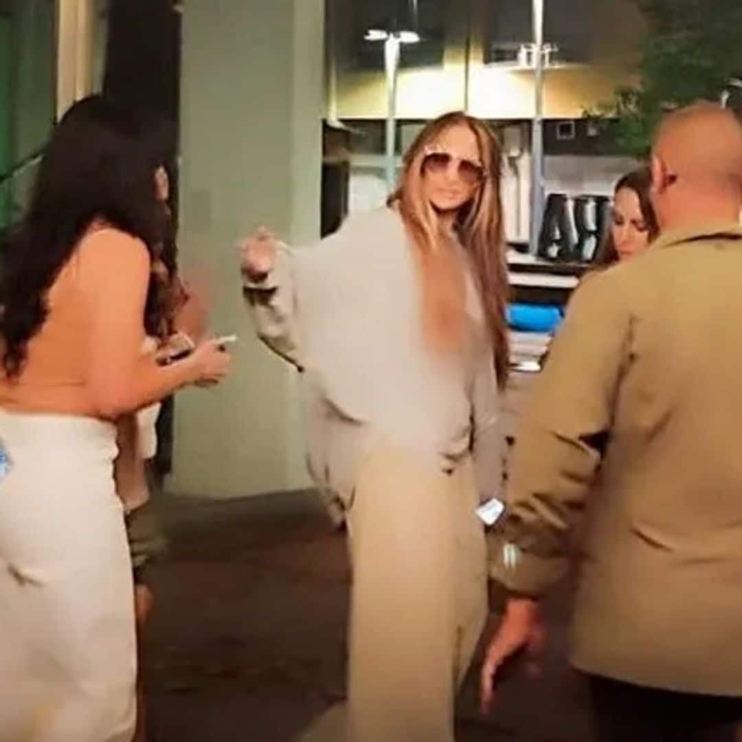 Costilla de cerdo y merluza frita: la cena de Jennifer López en este restaurante de Pontevedra