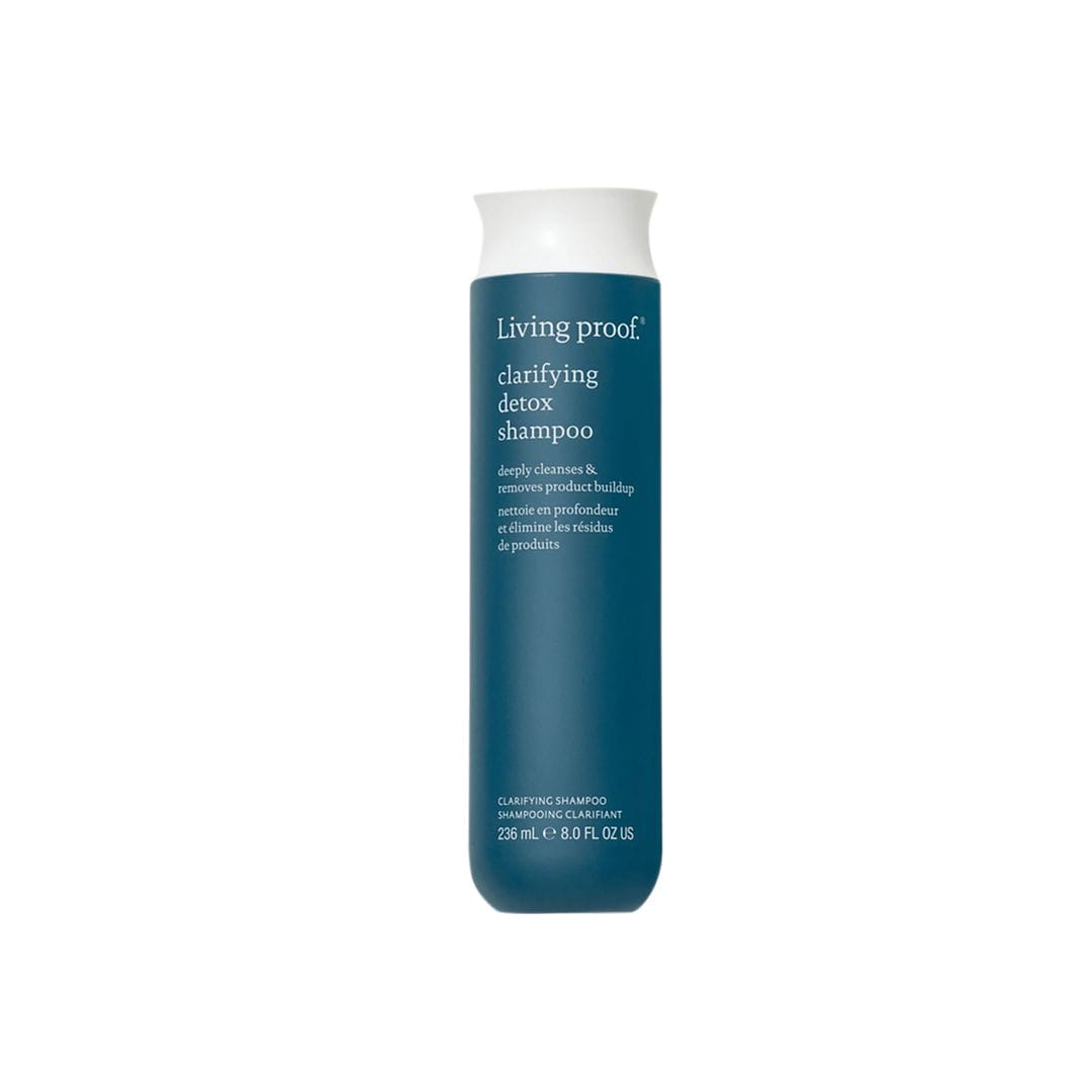 Elimina los residuos de productos: Clarifying Detox Shampoo (34 €), de Living proof