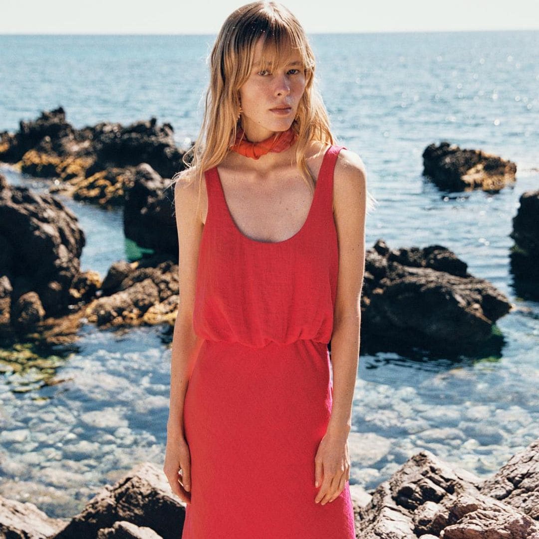 Zara lo vuelve a hacer: 10 vestidos de invitada sencillos y elegantes ahora de rebajas