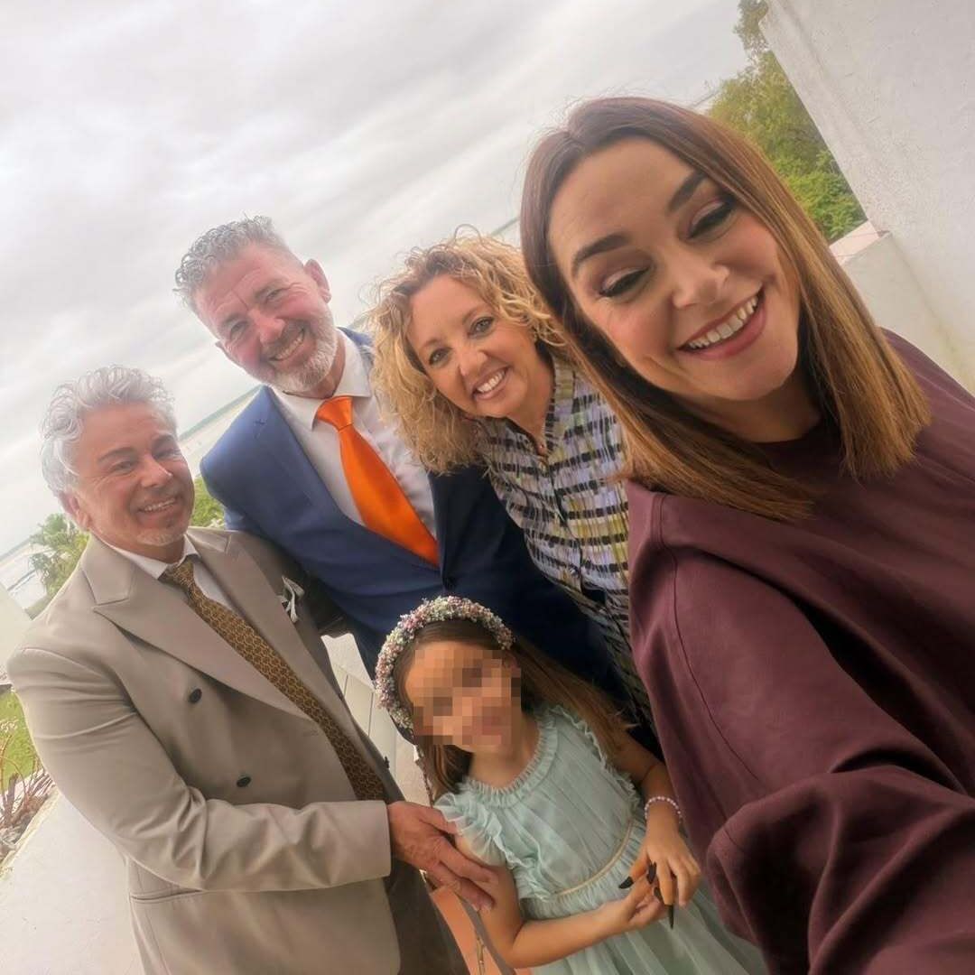 Toñi Moreno confirma el peso de la genética al subir una foto junto a sus dos hermanas pequeñas: ¡son idénticas!