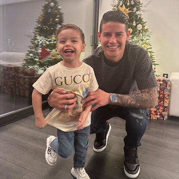 Samu, el hijo menor de James Rodríguez, también se une a la celebración de  Colombia | ¡HOLA!